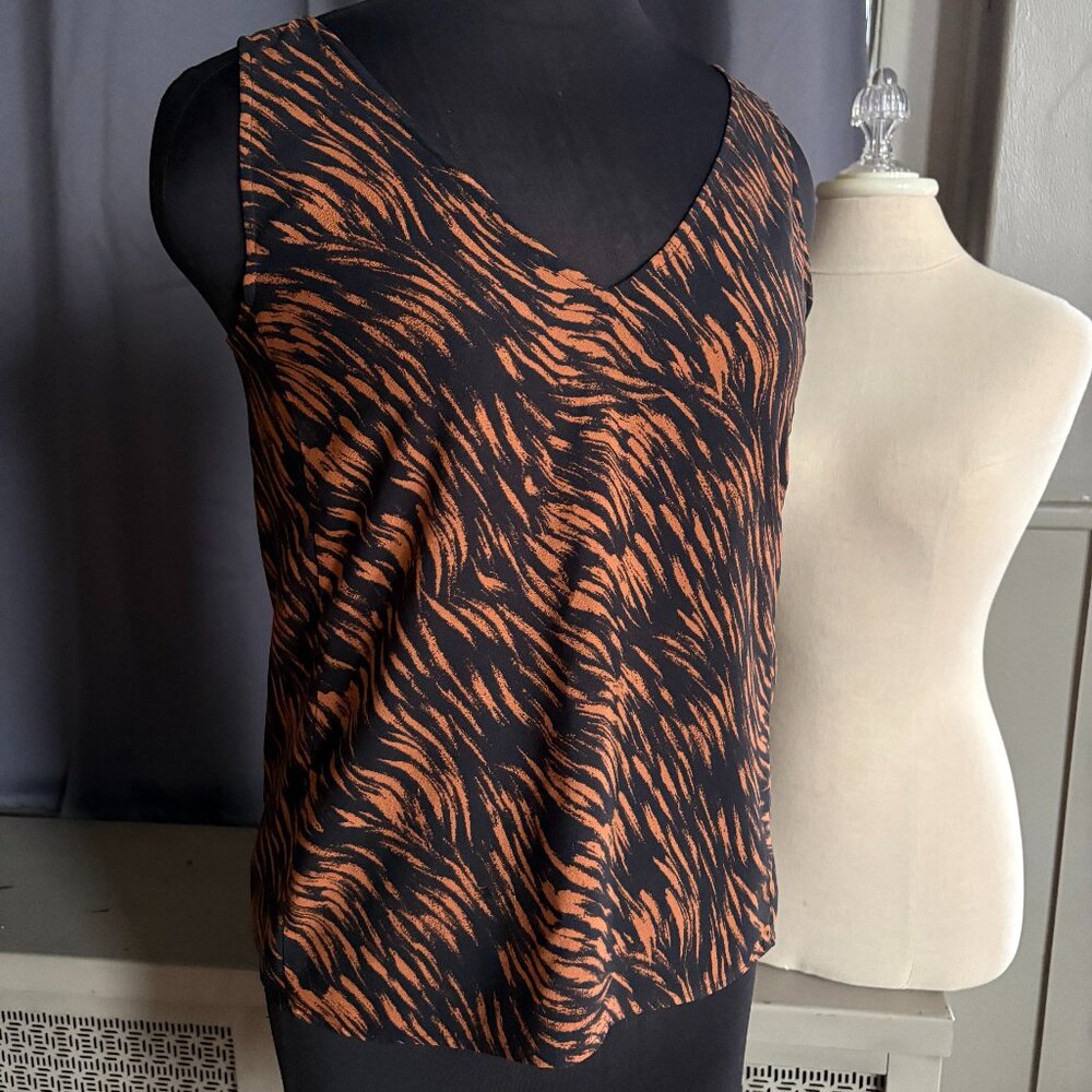 Nordstrom Printed V-Neck Tank Size Small